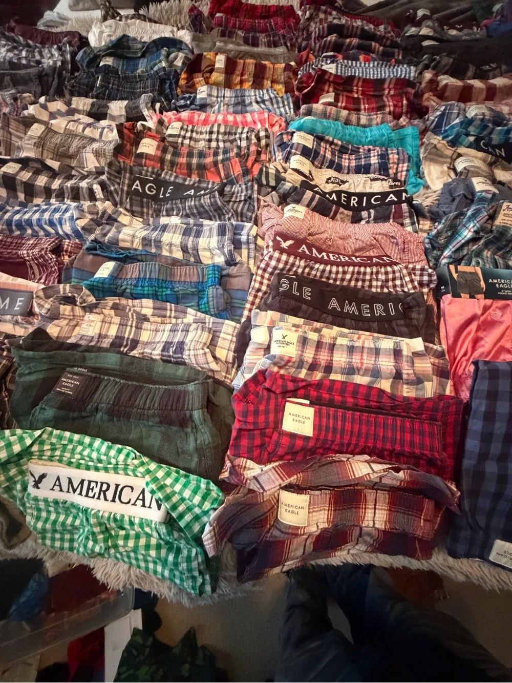 American Eagle Outfitters selling off